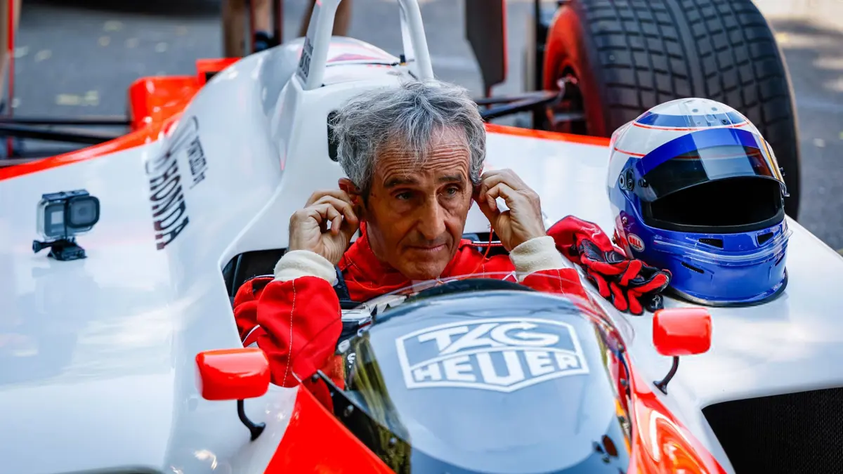 Formula 1 efsanesinin evi soyuldu, başından yaralandı
