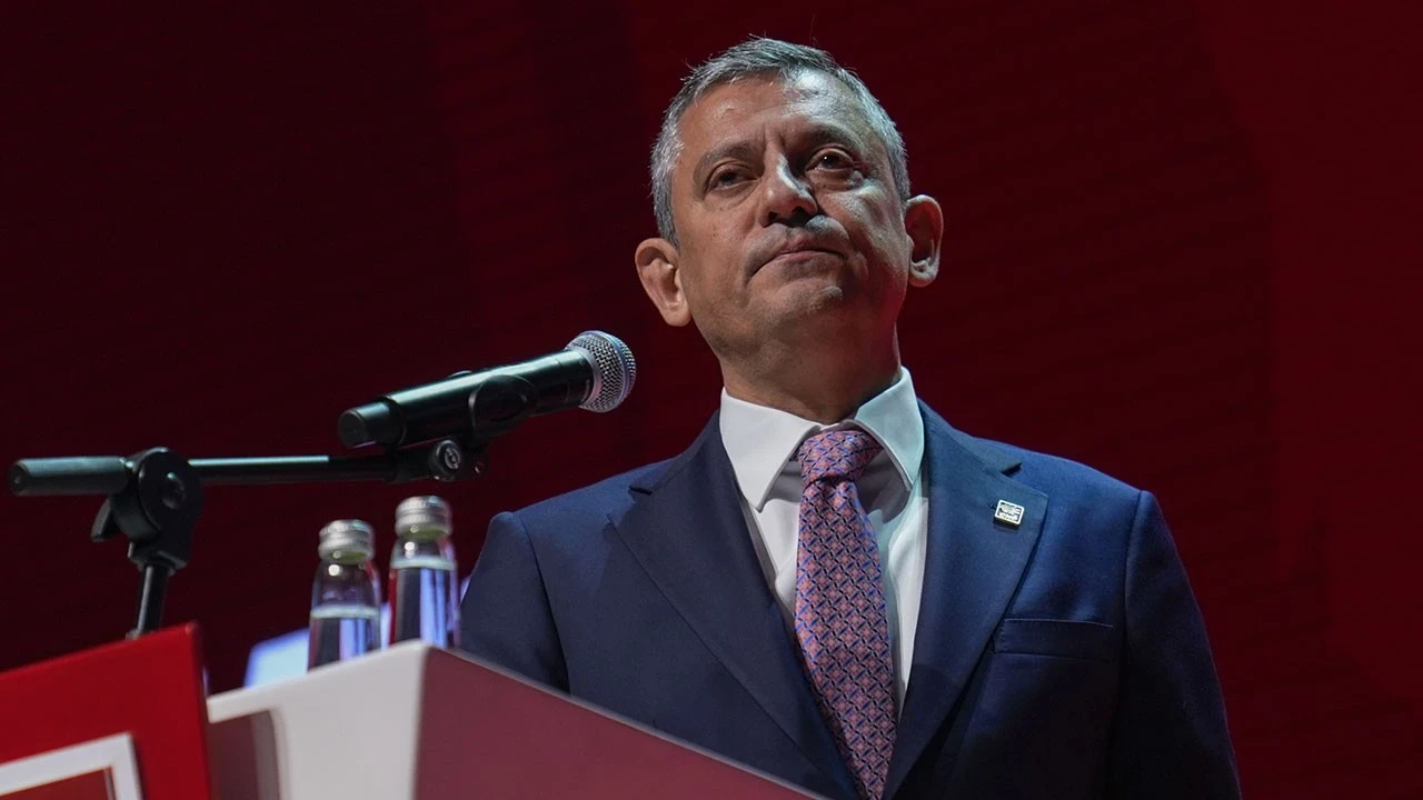 CHP Grup Başkanı seçilen Özgür Özel, kurultaya gidilmesi yönünde çağrı yaptı